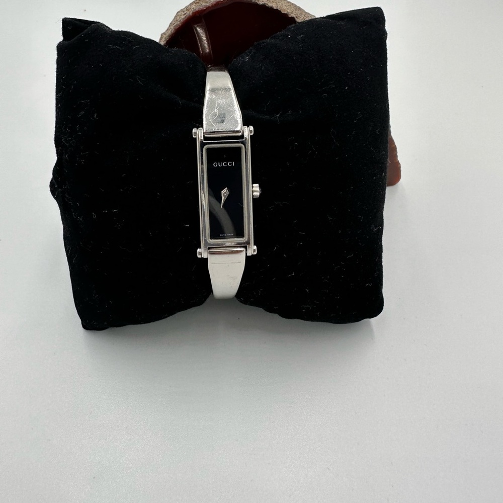 Gucci Black Stainless Steel 1500 L Women's
Wristwatch 12 mm